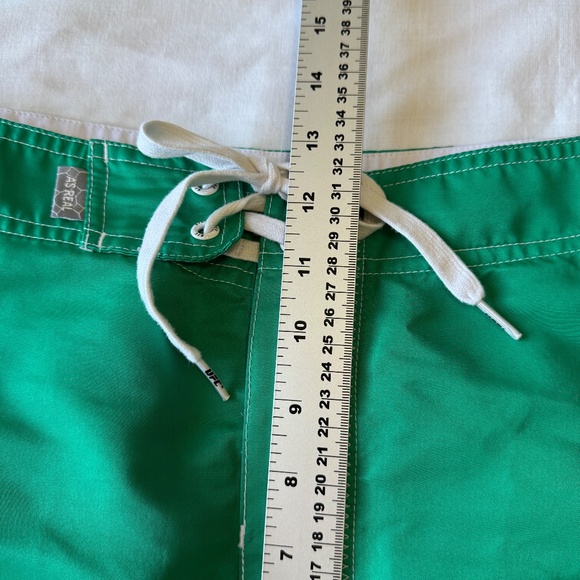 UFC‎ Mens Board Shorts Green White Size 36 Swim Surf Beach Vacation Streetwear - Picture 12 of 16